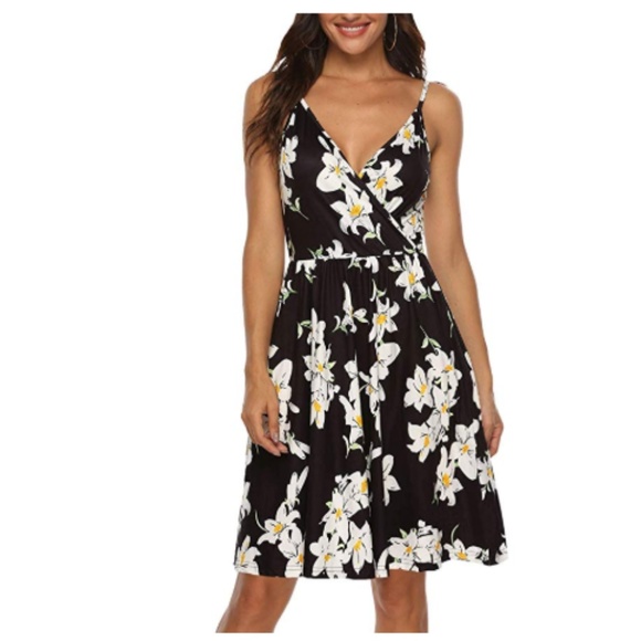 Dresses & Skirts - Women's Wrap V-neck Sleeveless Floral Midi Dress